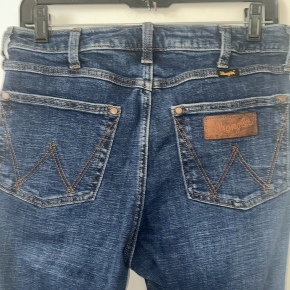 Wrangler High Rise Flare - Picture 6 of 8